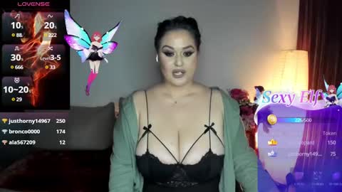 Snapshot of laura_sinner chatting on January 22, 2025, 11:32 pm Laura online show from January 22, 2025, 11:32 pm