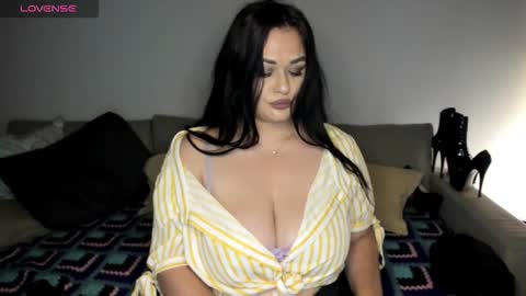 Snapshot of laura_sinner chatting on September 17, 2025, 4:19 pm Laura online show from September 17, 2025, 4:19 pm