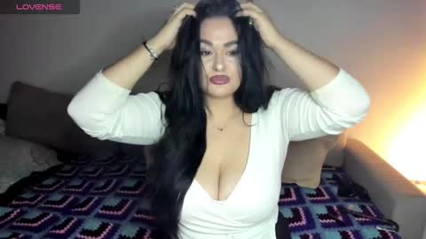 Snapshot of laura_sinner chatting on October 13, 2025, 2:28 pm Laura online show from October 13, 2025, 2:28 pm