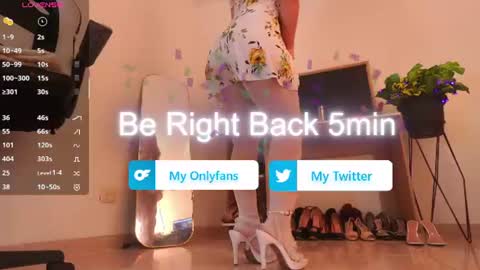 Snapshot of laura_zans_ chatting on July 11, 2026, 9:49 pm Laura Zans I am sensual goddes and i was born for loveworshipping and enjoyment. online show from July 11, 2026, 9:49 pm