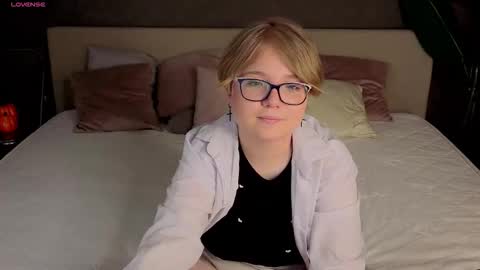 Laura online show from February 9, 2026, 2:04 am