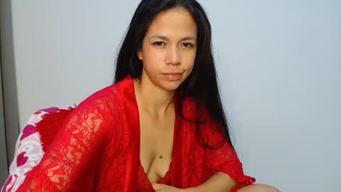 lauracb          online show from October 12, 2025, 8:46 am