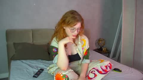 Snapshot of lauradennis chatting on April 15, 2026, 4:36 pm Laura online show from April 15, 2026, 4:36 pm