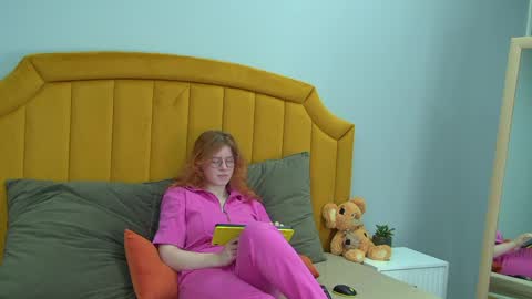 Snapshot of lauradennis chatting on May 26, 2026, 4:36 pm Laura online show from May 26, 2026, 4:36 pm
