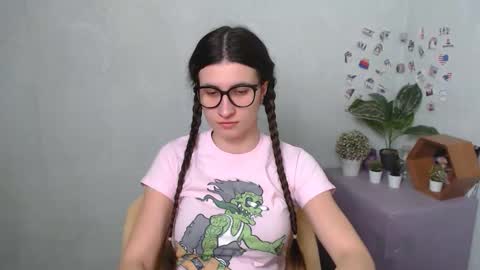 Laura online show from January 10, 2026, 4:14 am