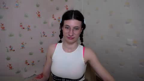 Laura online show from April 28, 2026, 5:45 am