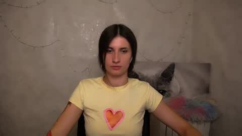 Snapshot of lauradre_ chatting on June 23, 2026, 11:19 am Laura online show from June 23, 2026, 11:19 am