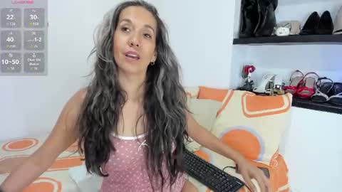 Snapshot of laurafarrely chatting on July 22, 2026, 2:58 am Laura online show from July 22, 2026, 2:58 am