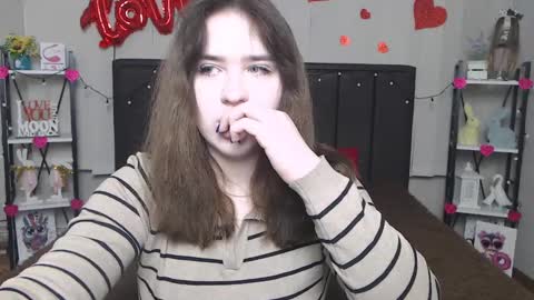 Snapshot of laurahlot chatting on February 19, 2025, 6:10 pm LauraHlot online show from February 19, 2025, 6:10 pm