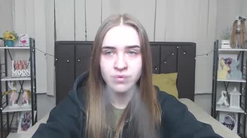 Snapshot of laurahlot chatting on October 12, 2025, 5:50 am LauraHlot online show from October 12, 2025, 5:50 am