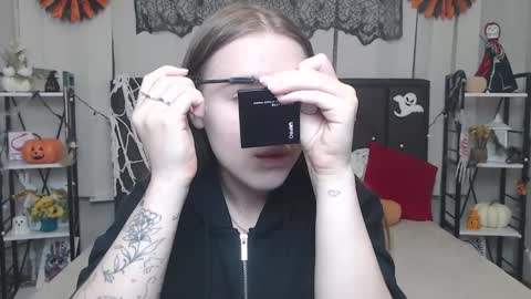 Snapshot of laurahlot chatting on October 23, 2025, 5:44 pm LauraHlot online show from October 23, 2025, 5:44 pm