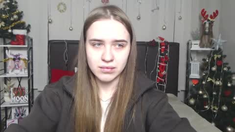 LauraHlot online show from December 14, 2025, 6:41 am