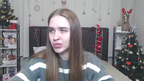 LauraHlot online show from December 23, 2025, 6:44 am