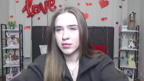 LauraHlot online show from February 3, 2026, 6:11 am