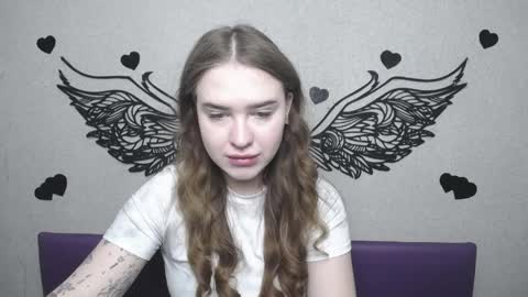 LauraHlot online show from April 29, 2026, 6:06 am