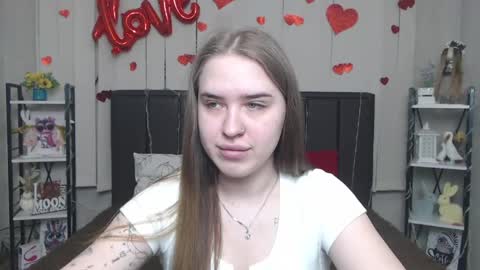 LauraHlot online show from May 1, 2026, 5:39 pm