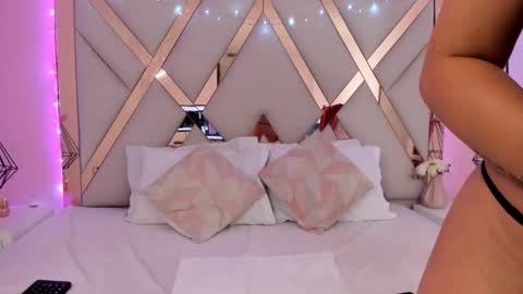 laura  online show from January 14, 2026, 9:09 pm