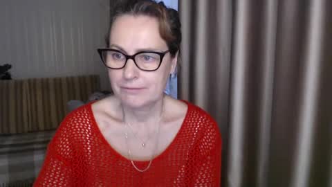 Lauraoven1 online show from February 2, 2025, 1:08 pm