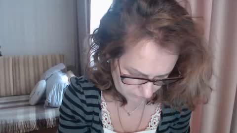 Lauraoven1 online show from February 17, 2025, 9:24 am