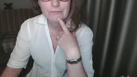 Lauraoven1 online show from March 7, 2025, 4:22 pm