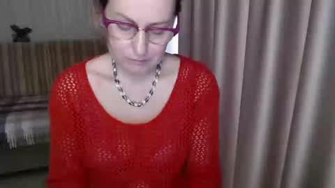 Lauraoven1 online show from March 10, 2025, 7:21 am