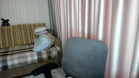 Lauraoven1 online show from January 9, 2026, 8:28 am