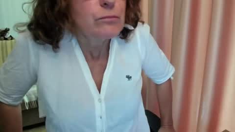 Snapshot of lauraoven1 chatting on July 30, 2026, 7:07 am Lauraoven1 online show from July 30, 2026, 7:07 am