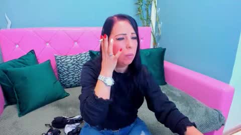 Laura online show from November 10, 2025, 4:33 am