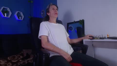 Laura Sofia online show from March 1, 2026, 11:18 pm