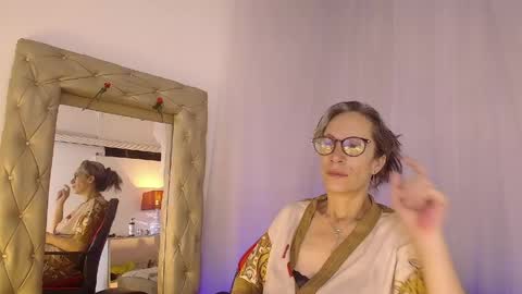 Laura Sofia online show from April 28, 2026, 5:12 am