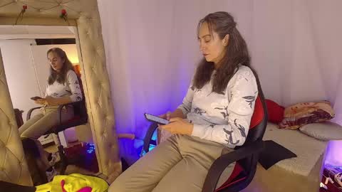 Laura Sofia online show from April 28, 2026, 11:10 pm