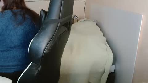 laureanne online show from March 12, 2025, 2:34 pm