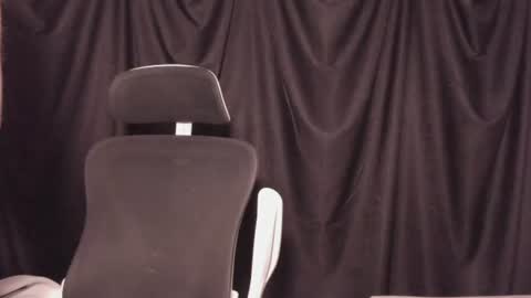 Snapshot of laureent__ chatting on July 8, 2026, 3:55 am Laureent online show from July 8, 2026, 3:55 am