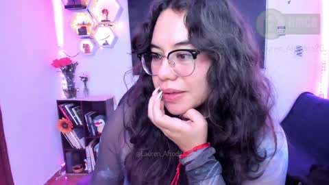 Snapshot of lauren_afrodita chatting on December 15, 2024, 11:42 pm Im Lauren independent model online show from December 15, 2024, 11:42 pm