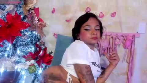 Lauren online show from December 11, 2024, 4:39 am