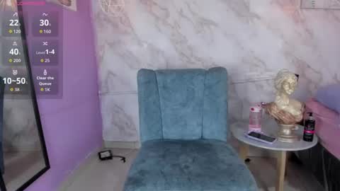 Snapshot of lauren_smiles chatting on July 30, 2026, 9:25 pm Lulu online show from July 30, 2026, 9:25 pm