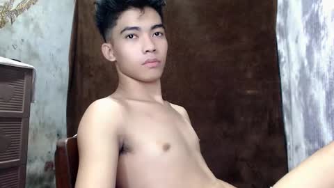 laurence_cuttieguyhere online show from April 24, 2026, 7:05 pm