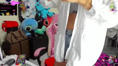 Snapshot of laurencesophiets chatting on January 20, 2025, 2:36 pm SF online show from January 20, 2025, 2:36 pm