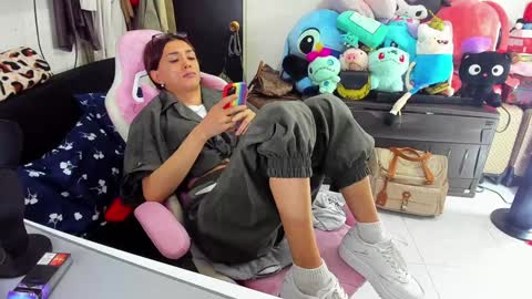 Snapshot of laurencesophiets chatting on January 25, 2025, 6:46 pm SF online show from January 25, 2025, 6:46 pm