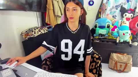 Snapshot of laurencesophiets chatting on March 8, 2025, 4:50 pm SF online show from March 8, 2025, 4:50 pm