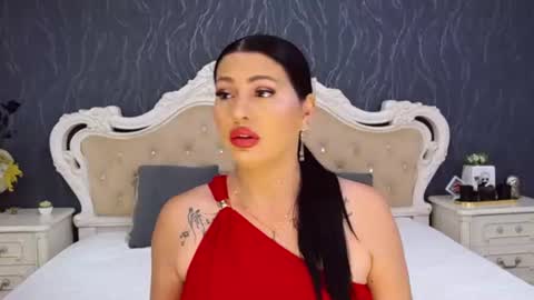 Snapshot of laurenjenssen chatting on June 19, 2026, 11:47 am Laura online show from June 19, 2026, 11:47 am