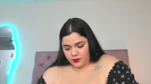 laurenlaine online show from April 19, 2026, 2:22 am