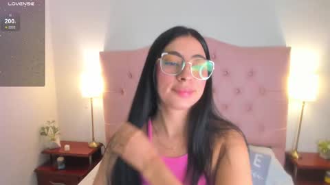 laurenn_smitth online show from February 21, 2025, 12:39 pm
