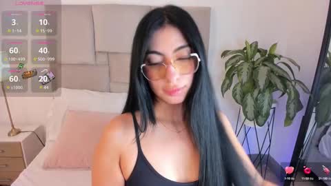 laurenn_smitth online show from September 30, 2025, 1:16 pm