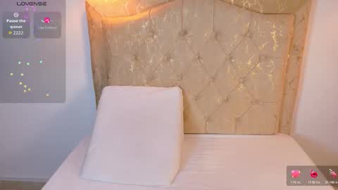 laurenn_smitth online show from January 14, 2026, 12:44 pm