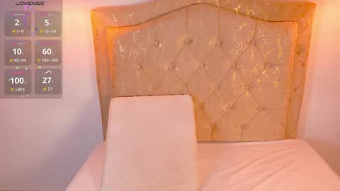 laurenn_smitth online show from May 19, 2026, 12:33 pm