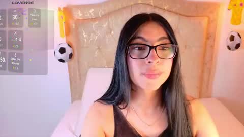laurenn_smitth online show from June 13, 2026, 12:47 pm