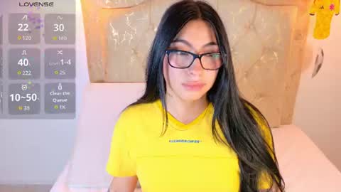 laurenn_smitth online show from June 27, 2026, 1:06 pm