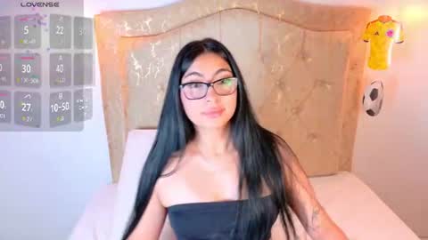 laurenn_smitth online show from July 1, 2026, 12:51 pm