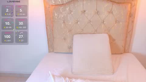 laurenn_smitth online show from July 28, 2026, 3:21 pm